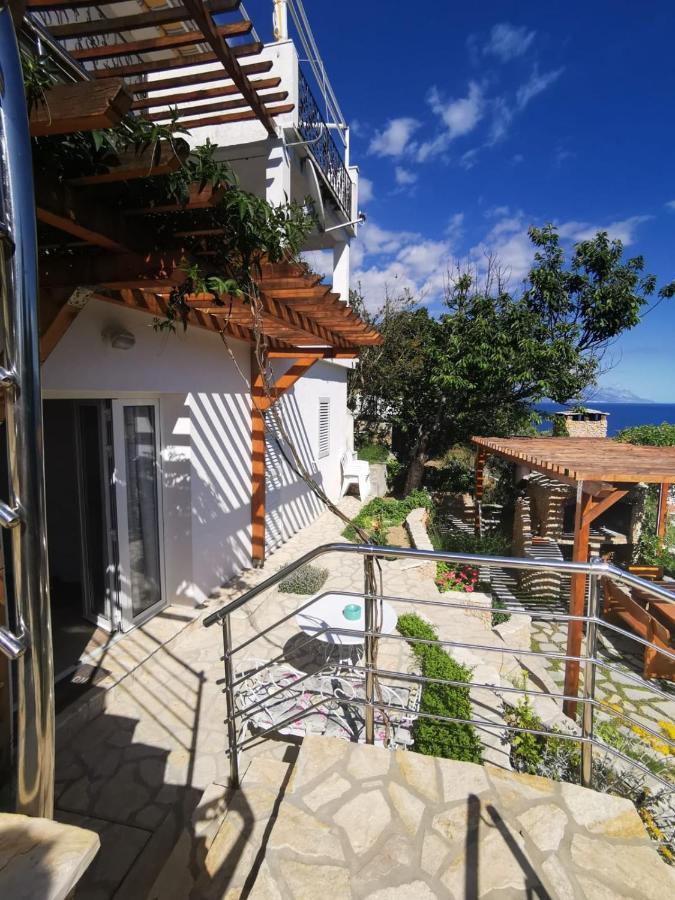 Apartments By The Sea Mimice, Omis - 14230 Dış mekan fotoğraf